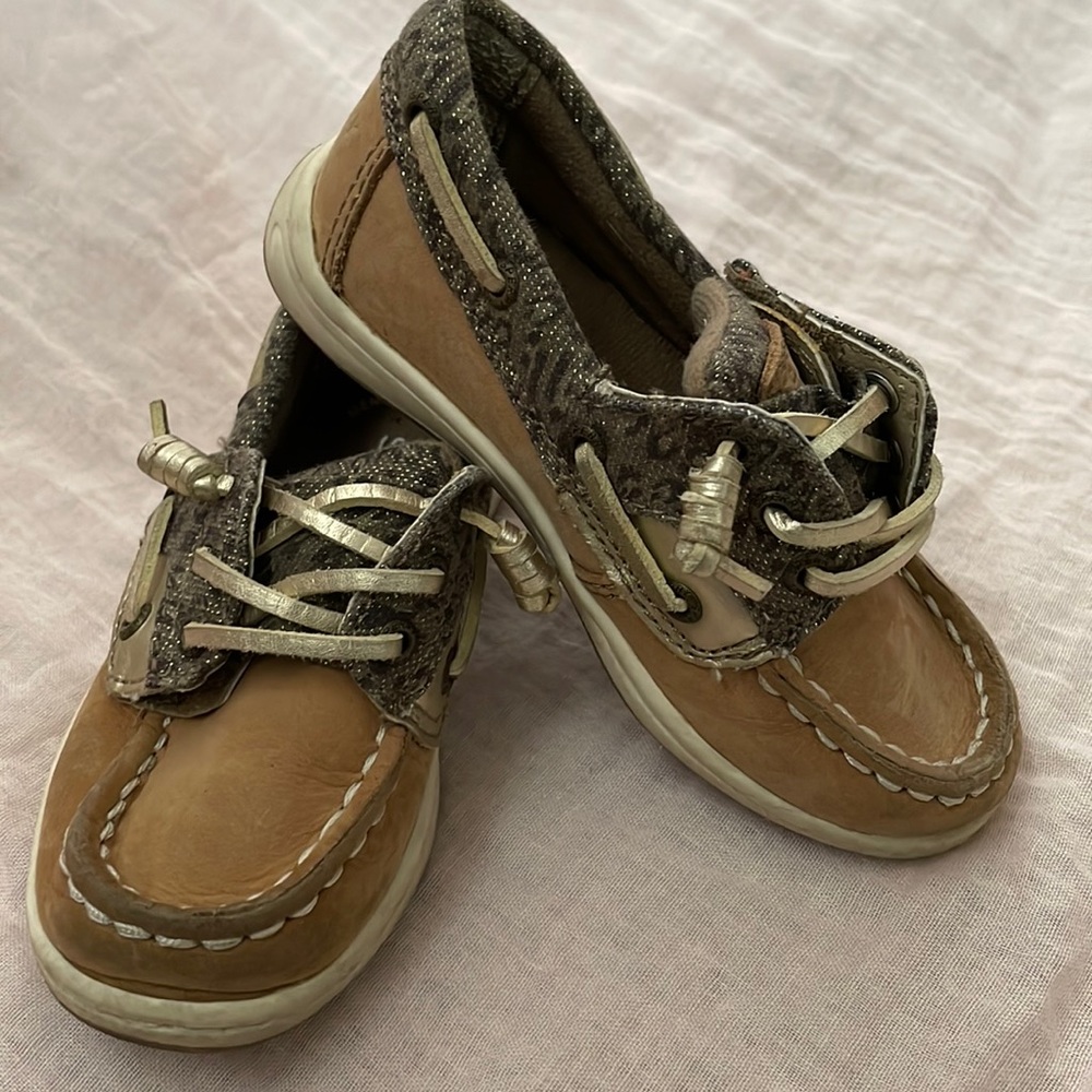 Sperry cheetah print song fish jr